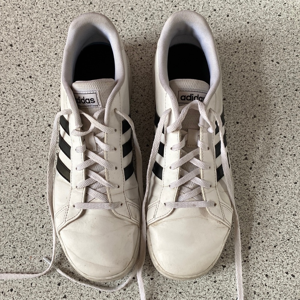 Adidas Sneakers